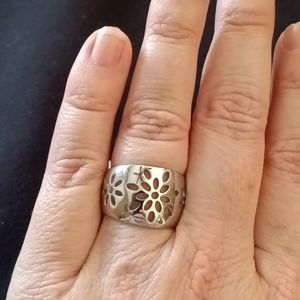 Silver Wide Band Stencil Flower Ring